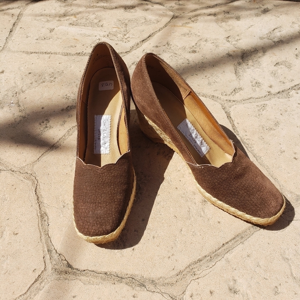 Town & Country Wedge Espadrilles Tan Leather New 8.5 Narrow